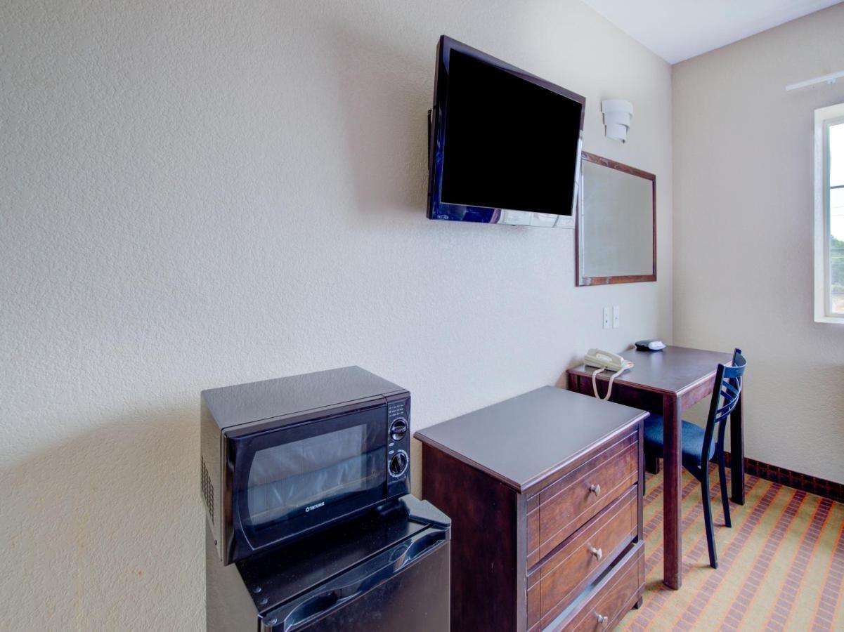 Hotel Dilley Grand Kültér fotó