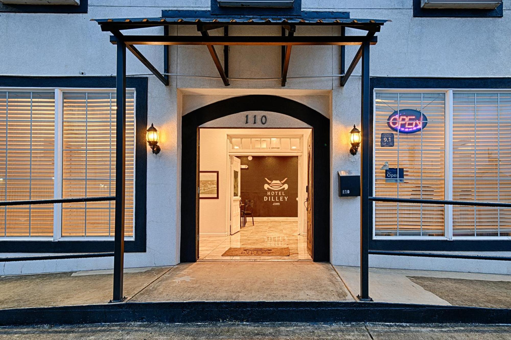 Hotel Dilley Grand Kültér fotó